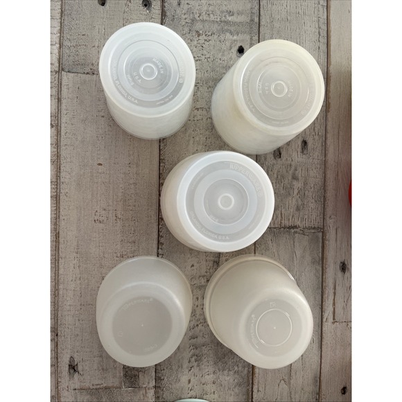 Tupperware 15‎ Misc Items - Snack Cups, S/P Shaker, Colander, Burger Press - Picture 7 of 11